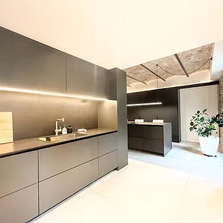 Sleep & - Luxury With Views-placa Del Vi Апартаменты *